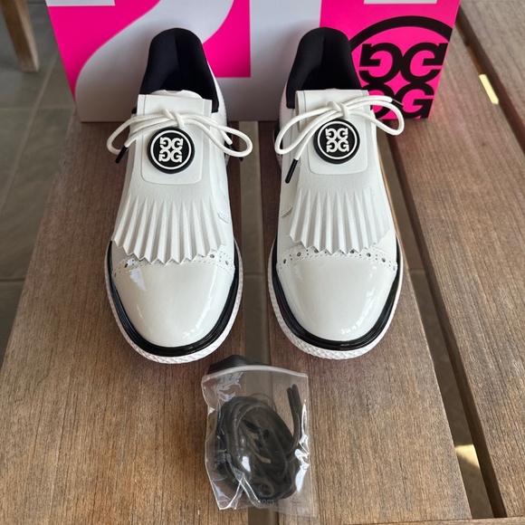 G/FORE Gallivan2r Brogue Kiltie Cap Toe Golf Shoe Women's 7.5 Snow / Onyx NEW - Picture 2 of 8